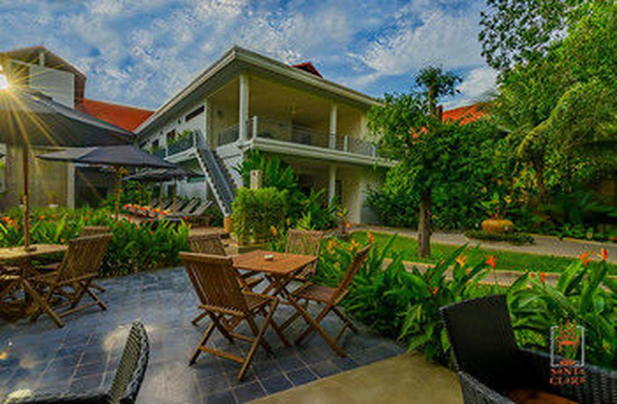 Santa Clara Boutique Hotel Siem Reap Exterior photo